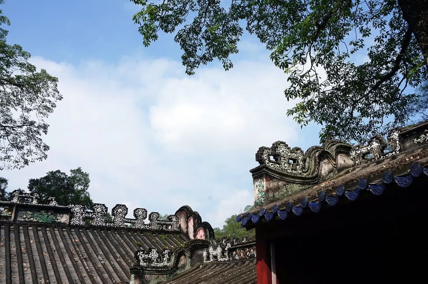 韩文公祠正殿,匾额与石阶